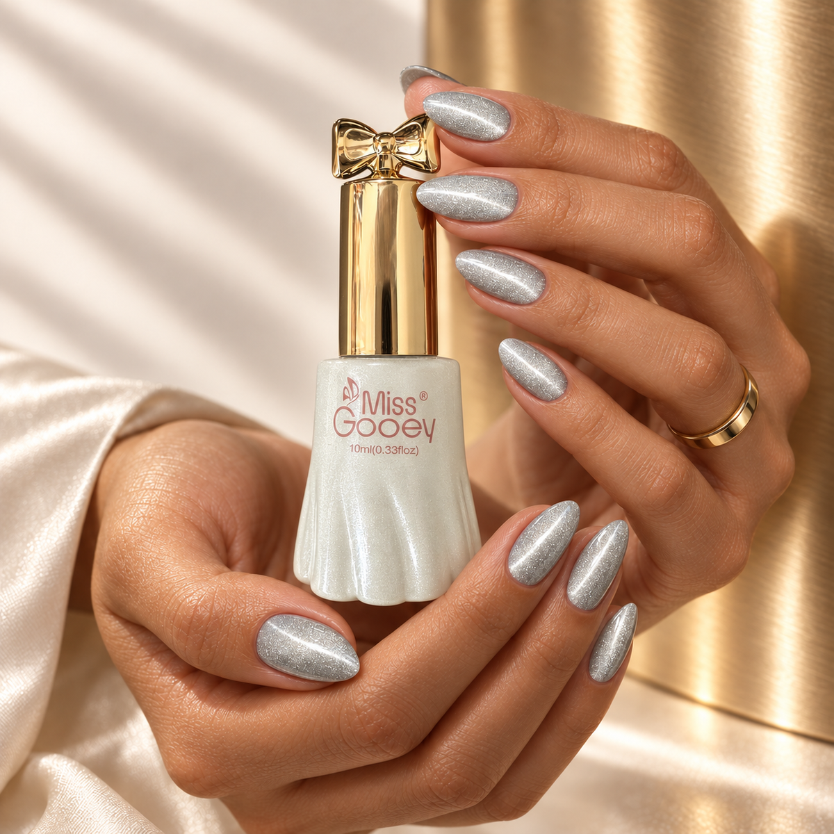 Het product in de hand — Cat Eye Sparkle White -Str 02