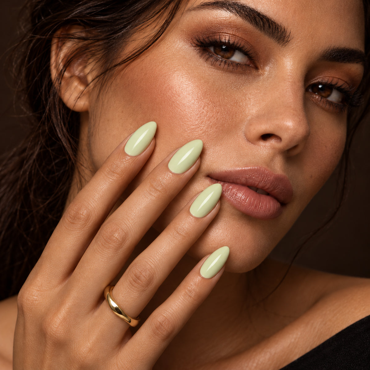 Nagels bij het gezicht — DIVA Gellak Pistachio Puff 6 ml