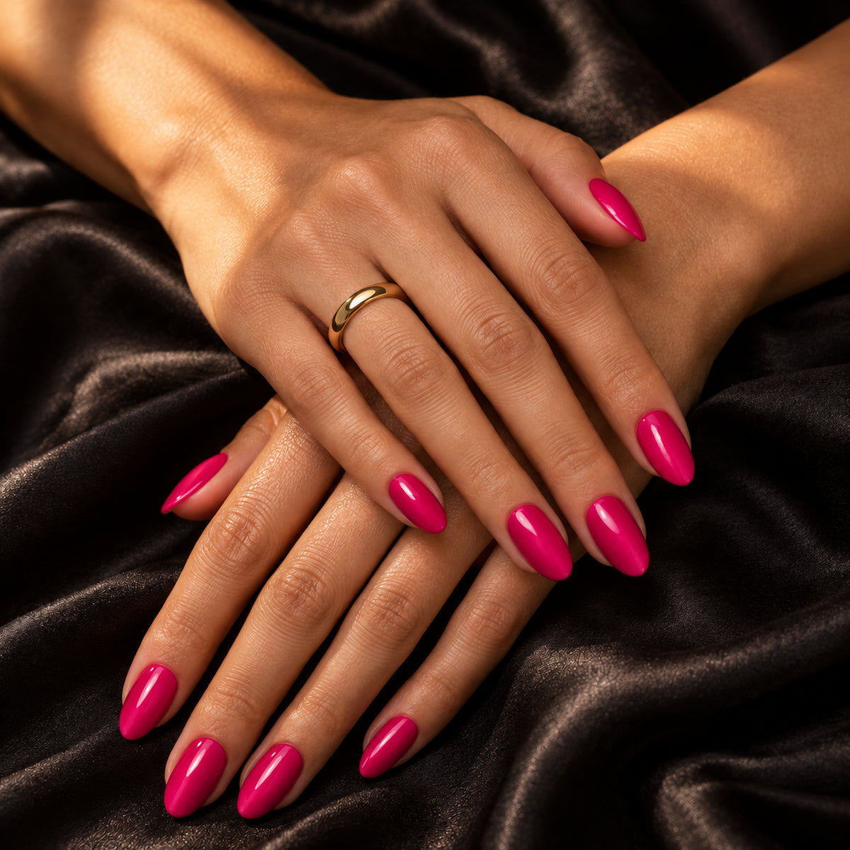 Handen op zijde — DIVA One Coat Gellak Fuchsia Flame 6 ml