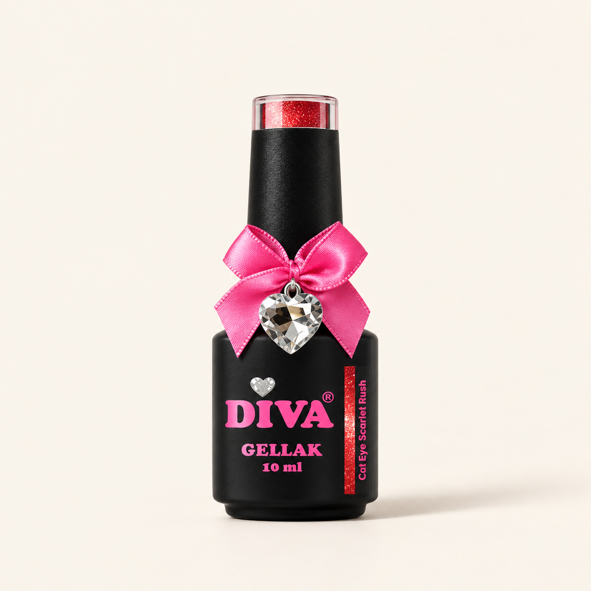DIVA Scarlet Rush 10 ml met roze strik op een warme crème achtergrond