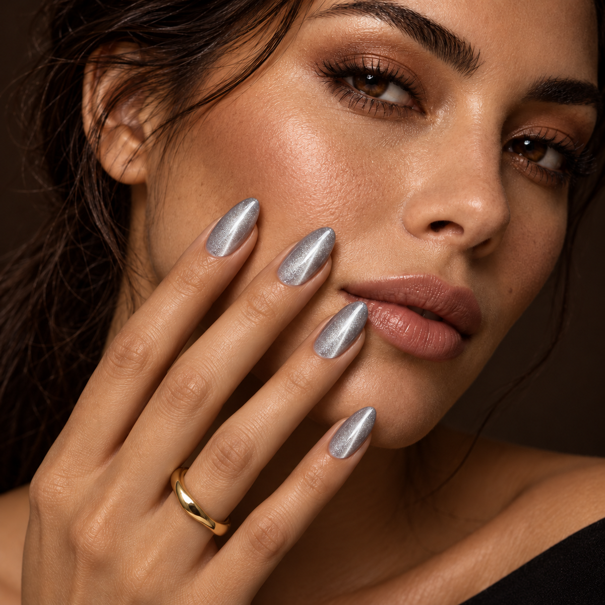 Nagels bij het gezicht — Cat Eye  Sparkle White -Str 02