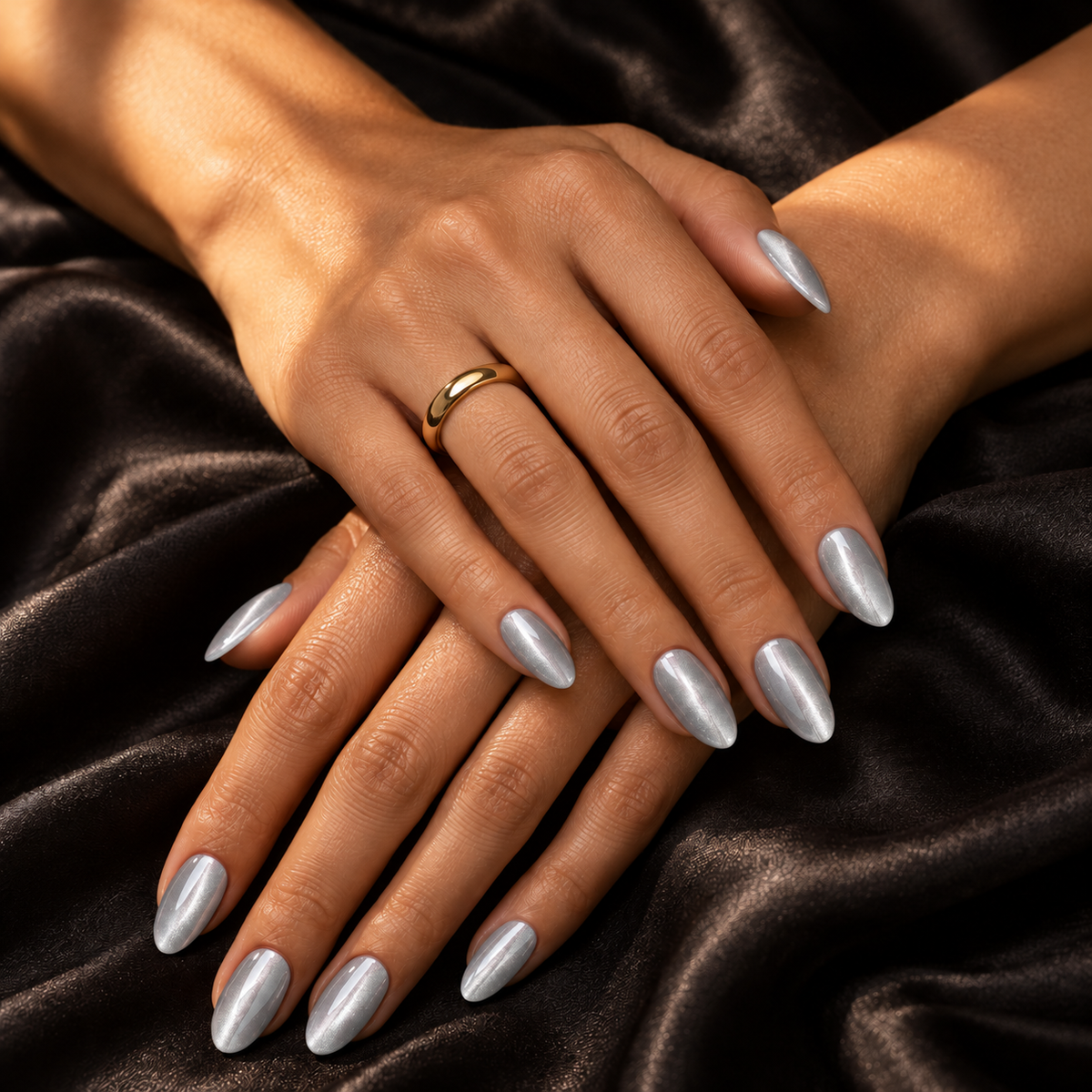 Handen op zijde — Cat Eye  Sparkle White -Str 02