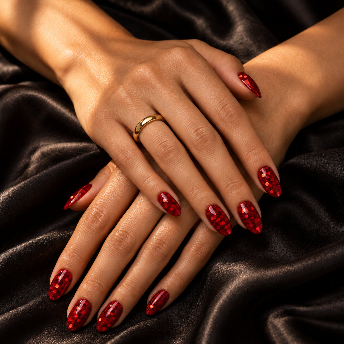 Handen op zijde — DIVA Gellak Cherry Trigger 10 ml