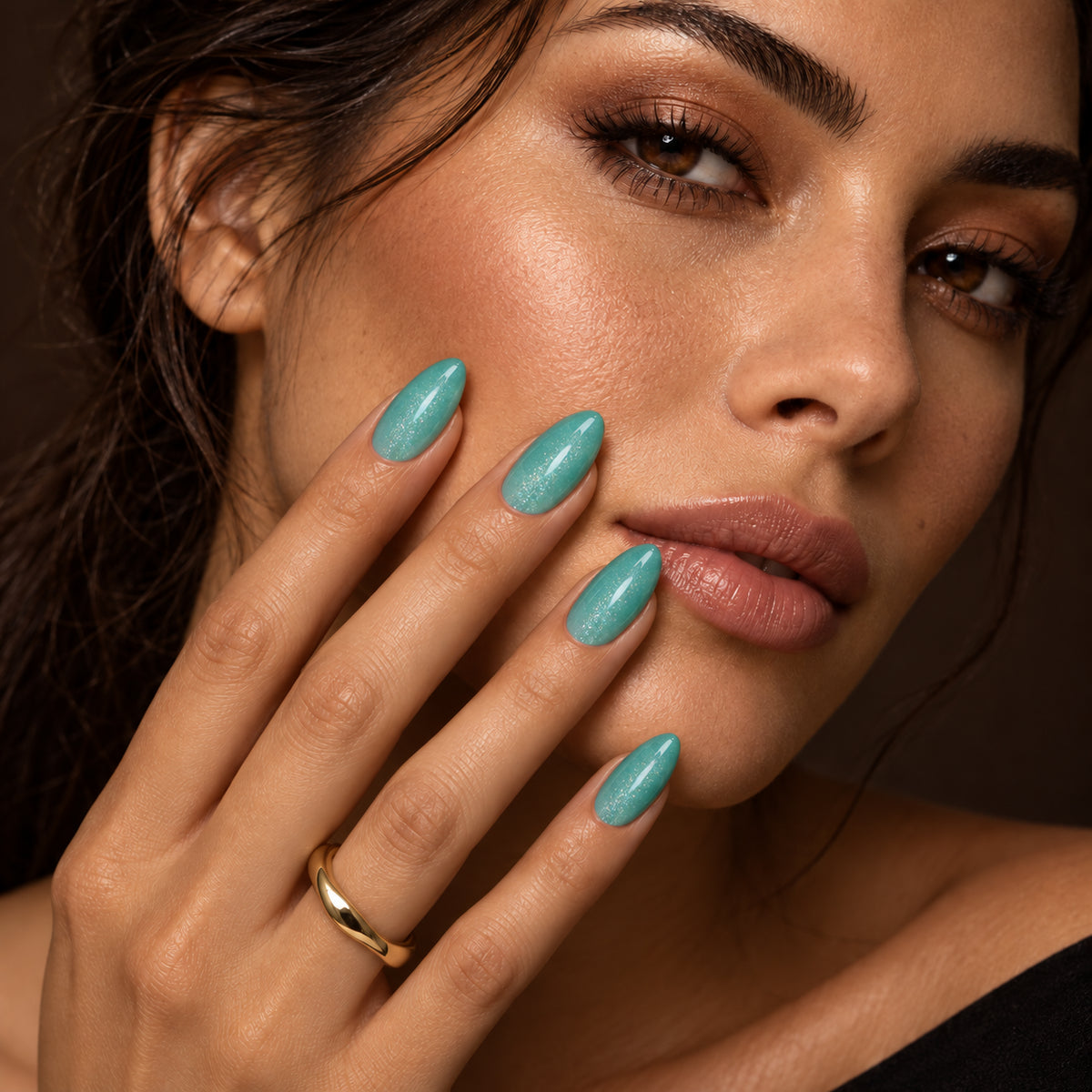 Nagels bij het gezicht — DIVA Gellak Emerald Flash 10 ml