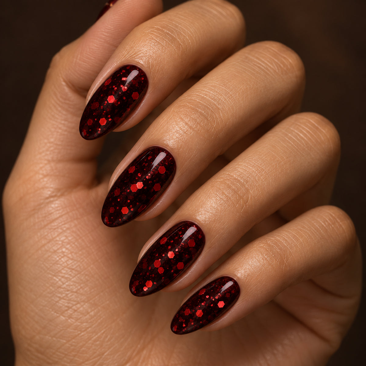 Nagels van dichtbij — DIVA Gellak Midnight Red 10 ml