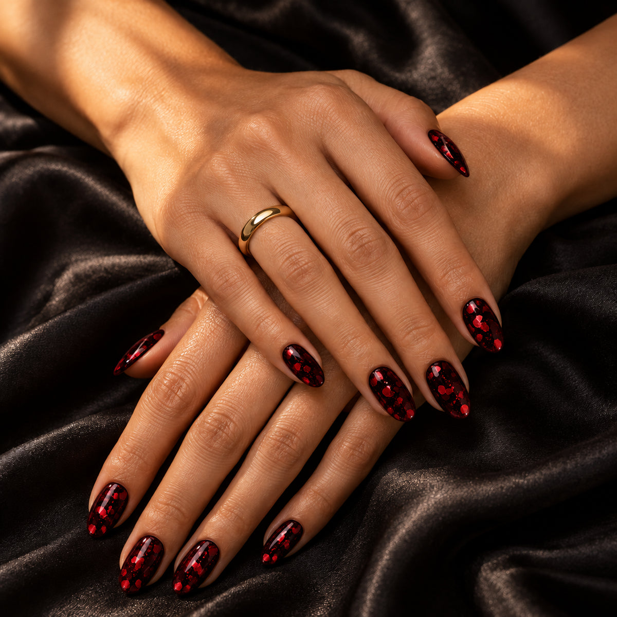 Handen op zijde — DIVA Gellak Midnight Red 10 ml