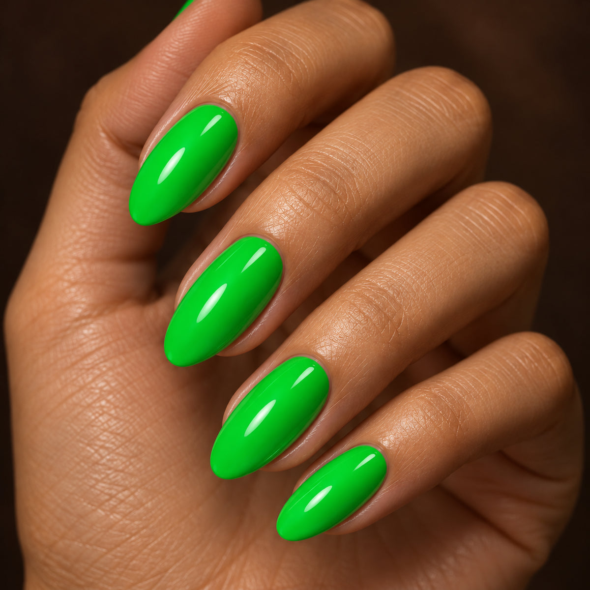 Nagels van dichtbij — DIVA Gellak Neon Green Grace 10 ml