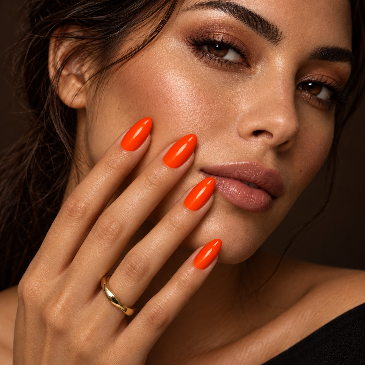 Nagels bij het gezicht — DIVA Gellak Neon Orangerie 10 ml