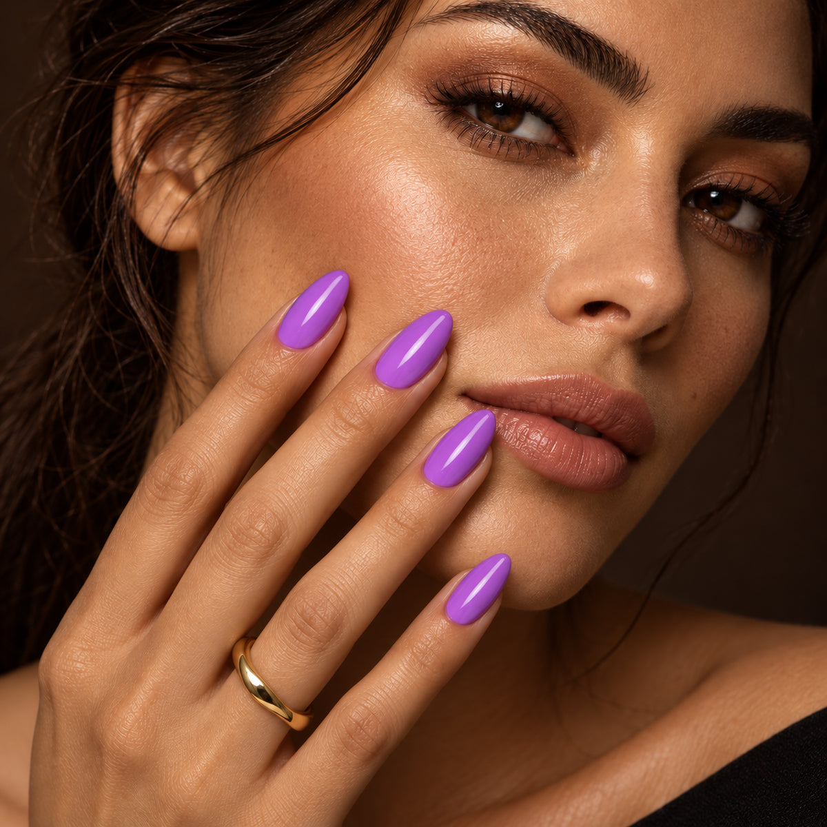 Nagels bij het gezicht — DIVA Gellak Neon Tinted Purple 10 ml