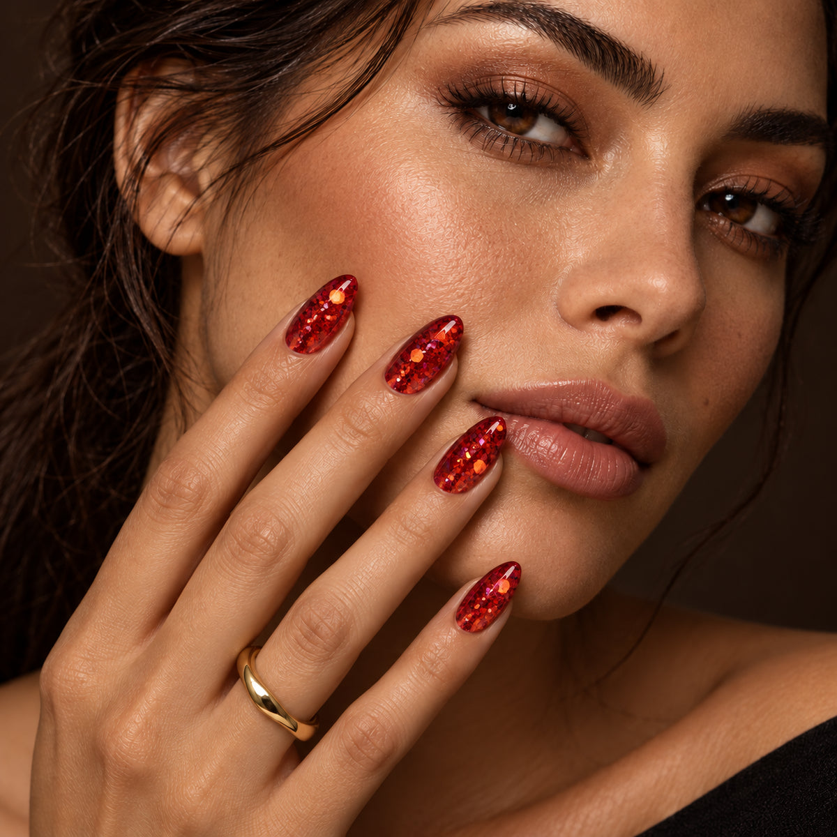 Nagels bij het gezicht — DIVA Gellak Red Glitter Crush 10 ml