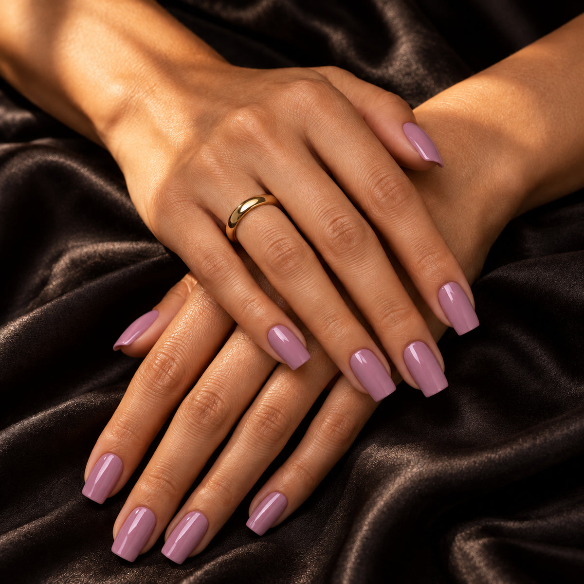 Handen op zijde — Gelpolish Pink 5