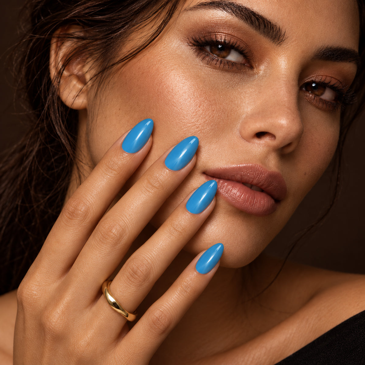 Nagels bij het gezicht — GP Blue 6